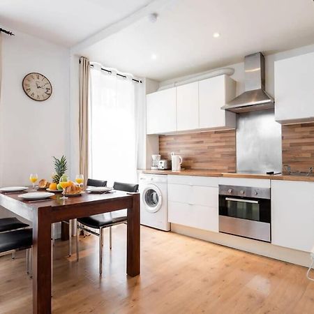 Avenue De Mars 2Br Apartment Paris Luaran gambar