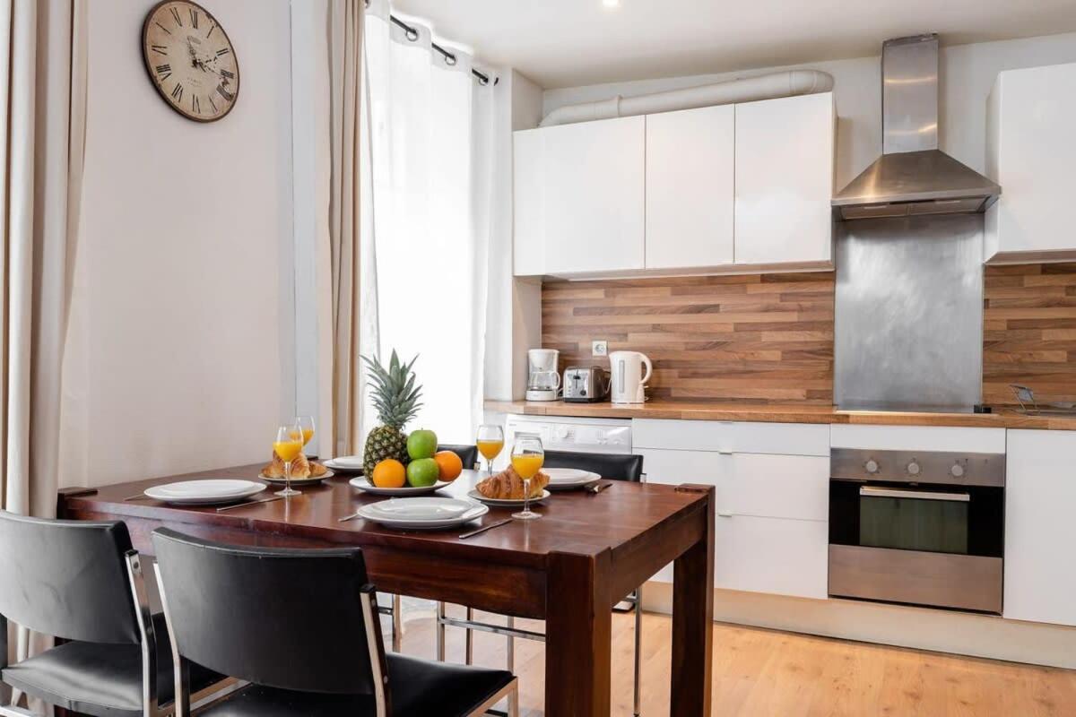 Avenue De Mars 2Br Apartment Paris Luaran gambar